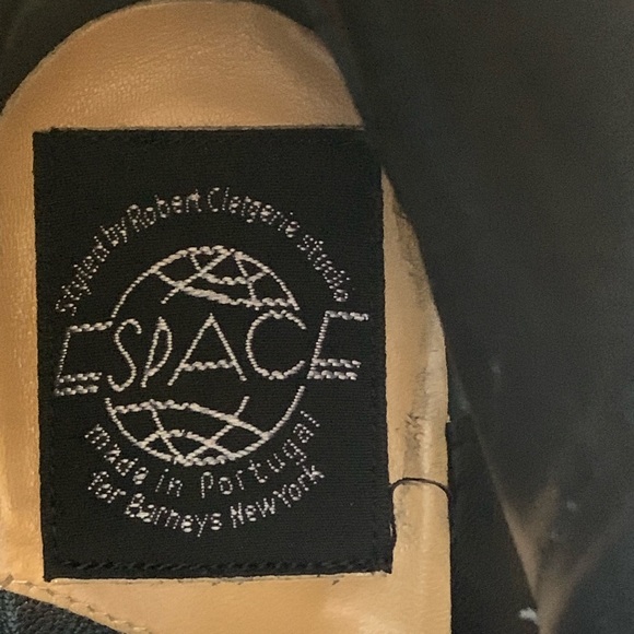 Women’s booties. - Picture 2 of 7